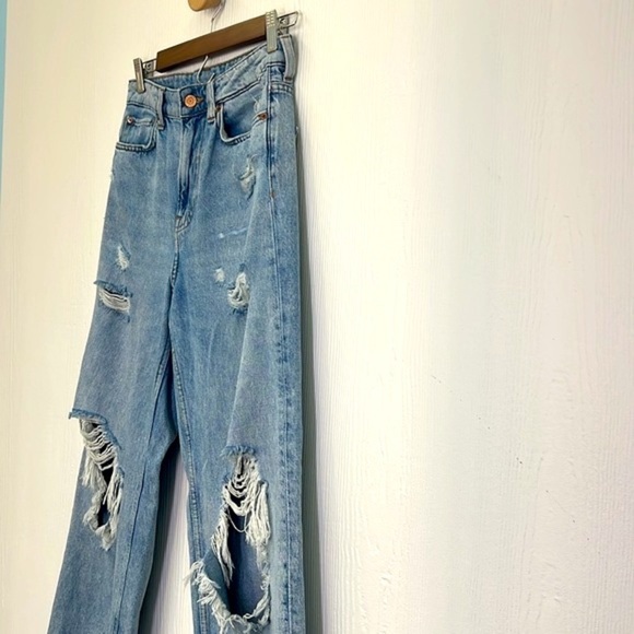 H&M - Stonewashed Distressed High Waist Loose Straight Jeans Size 4 - Picture 6 of 12